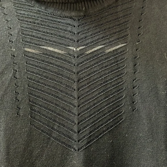 White House Black Market. Short sleeve turtleneck - Picture 2 of 4